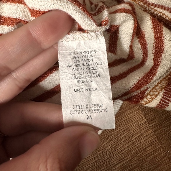 ❌SOLD❌Hailey & Co. Striped Brown and White Sweatshirt with Puffy Sleeves Size M - Picture 5 of 7